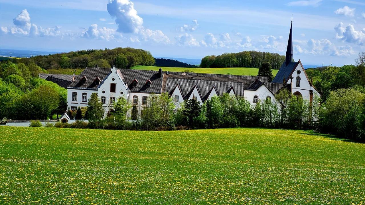 Eifelhof Mit Obstbaumwiese Нидеген Екстериор снимка